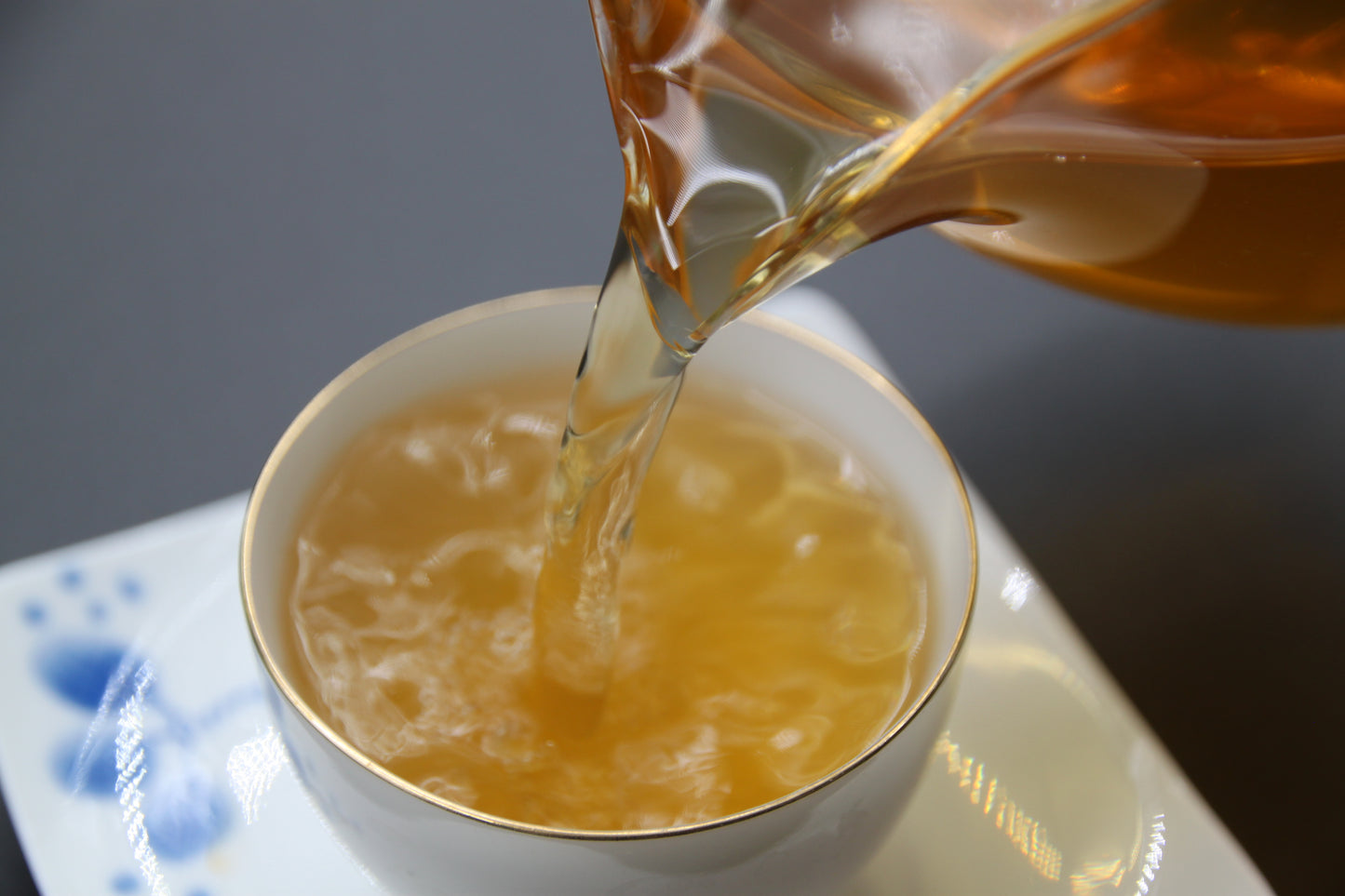 2015 Manzhuan Raw Pu-erh Tea in Chinese cup