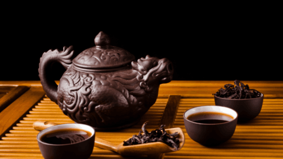 Organic Pu-erh tea in chinese Cups