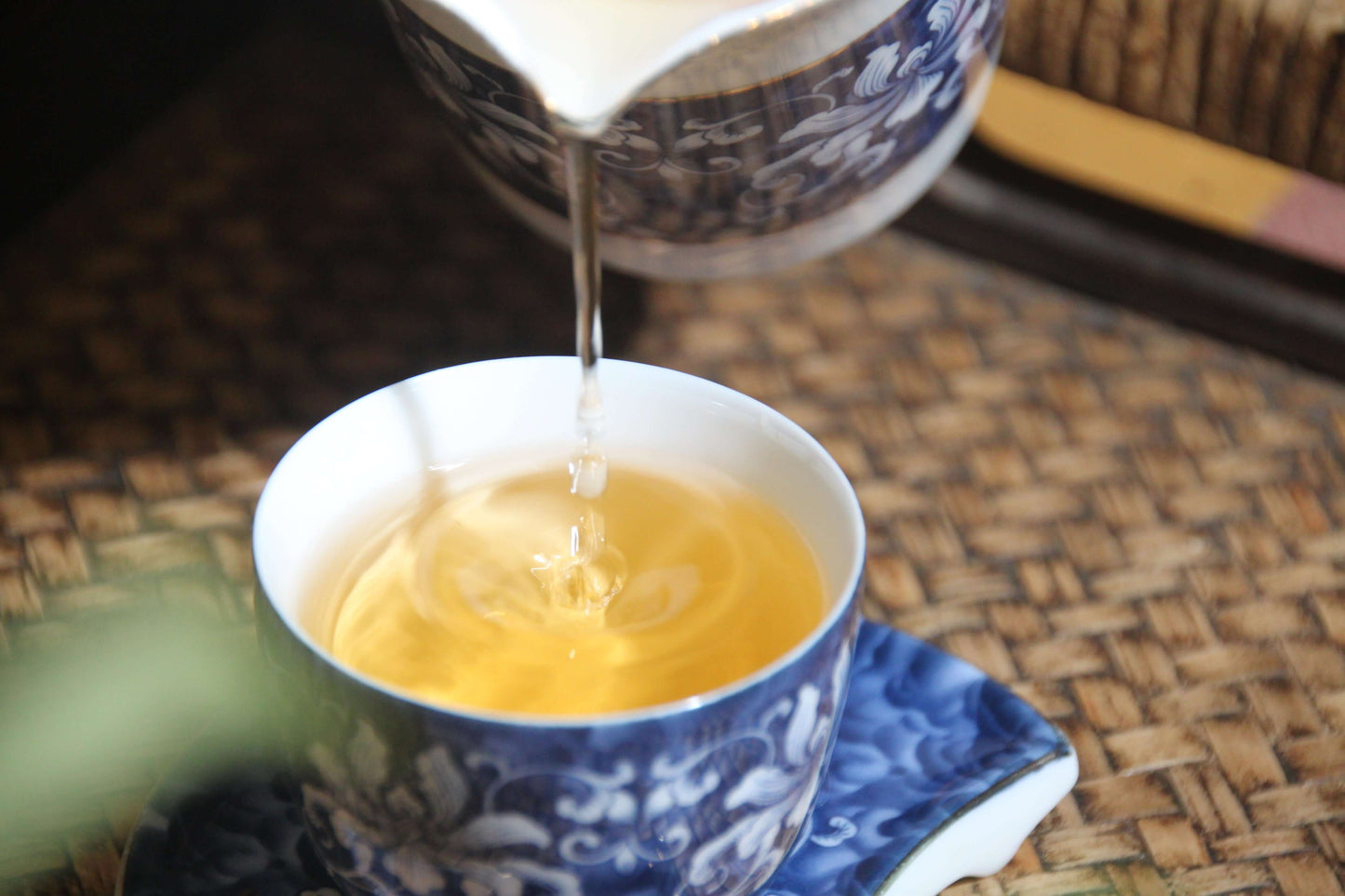 2010 Yiwu Mountain Pu-erh tea Raw Tea Brewing